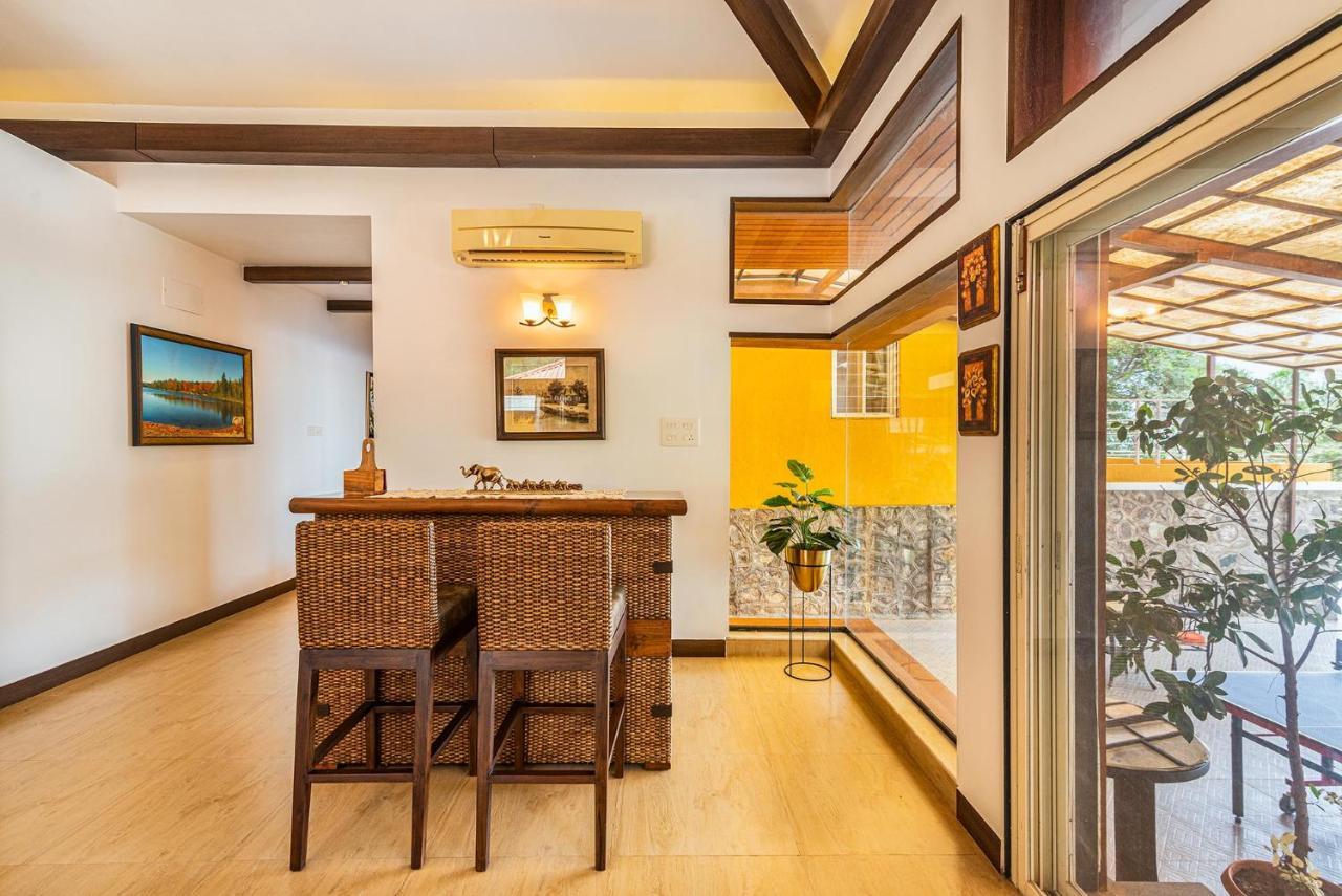 Ekam Lake House By Stayvista With Mountain & Lake Views, Outdoor Jacuzzi, Sauna, Modern Amenities & Kitchen Garden Pune Bagian luar foto